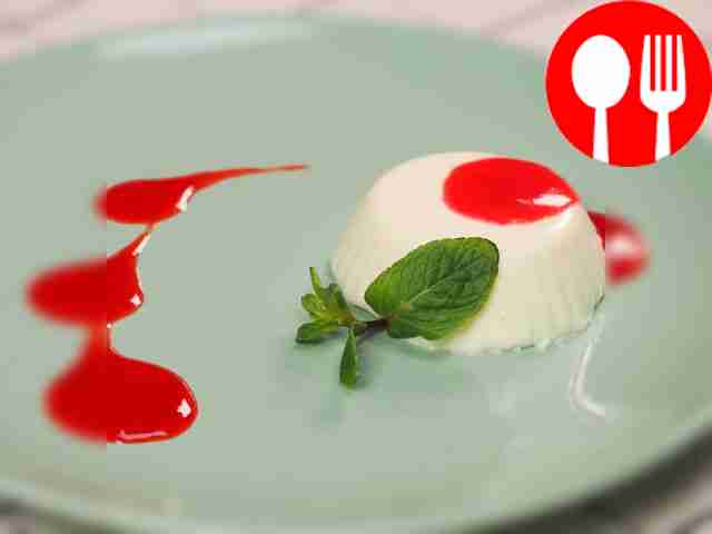 Панна-котта с клубникой