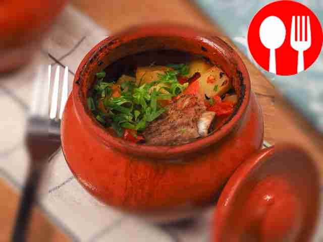 Ребрышки в горшочке Ribs in a pot