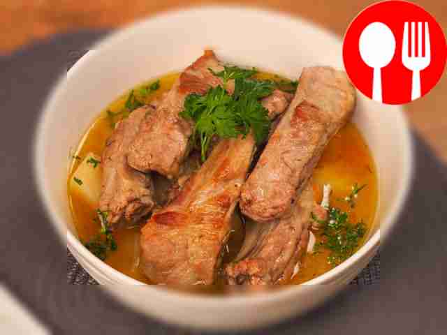 Potatoes with ribs in a slow cooker