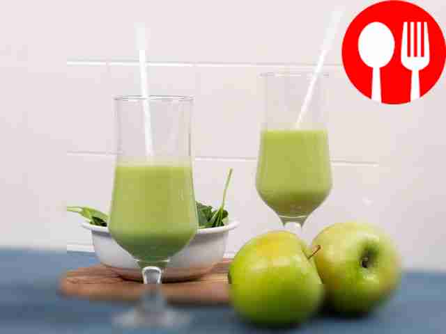 Spinach and pineapple smoothie