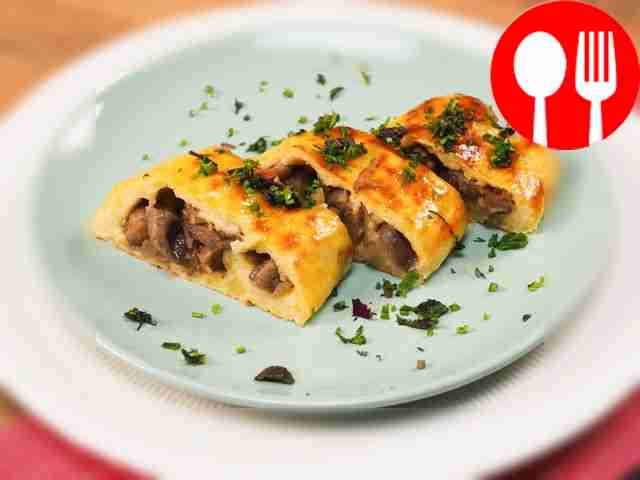 Potato roll with mushrooms