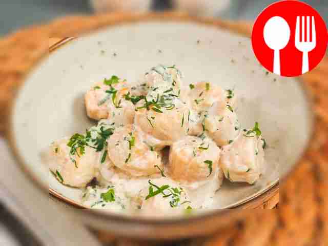 Scallops in cream sauce