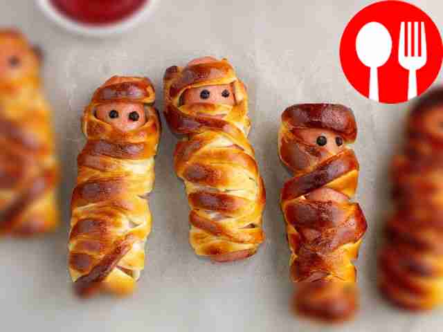 Sausages in Mummies dough