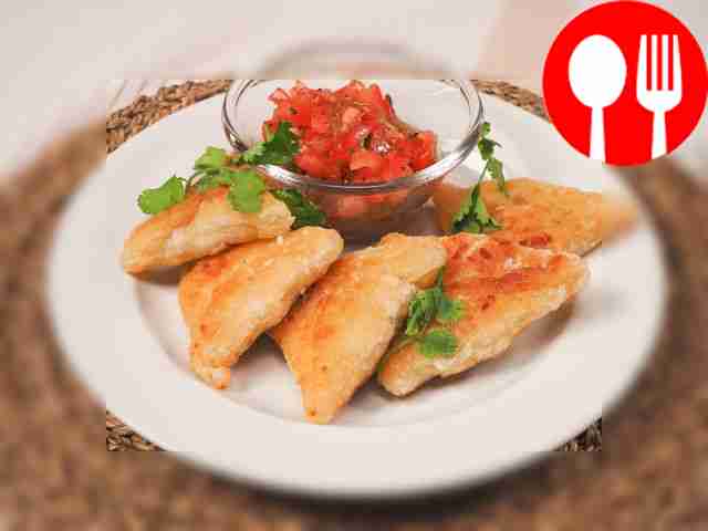 Самса с курицей и сыром