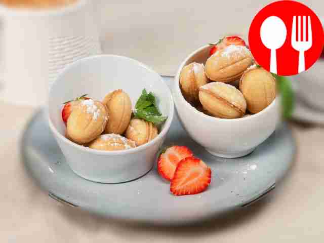 Cookies "Nuts" with condensed milk