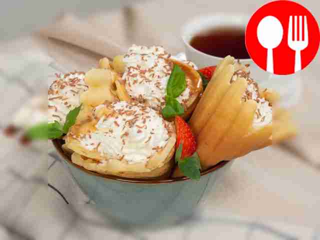 Viennese waffles with whipped cream