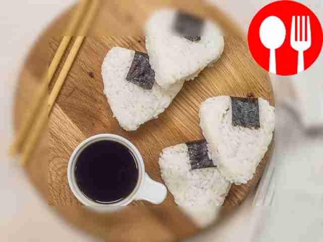 Serve onigiri with soy sauce.