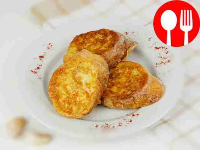 Toast with egg and garlic