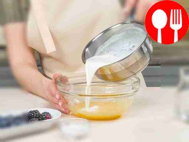 Mix the ingredients. Add vanilla to the cream...