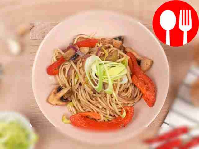 Udon with vegetables