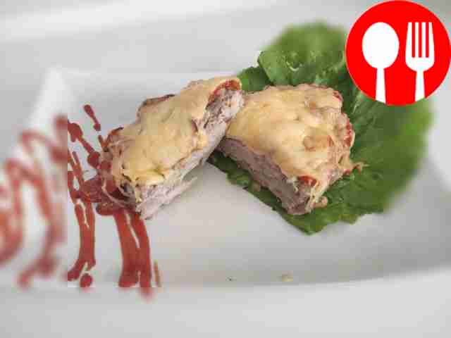 Hearty steak with cheese