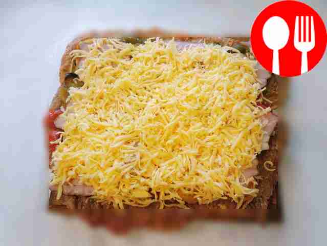 Arrange the meat and alternately add pepper,...