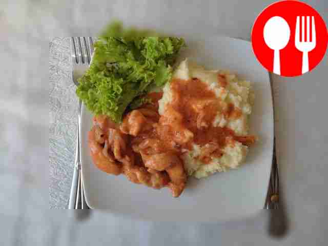 Beef Stroganoff with chicken in tomato paste