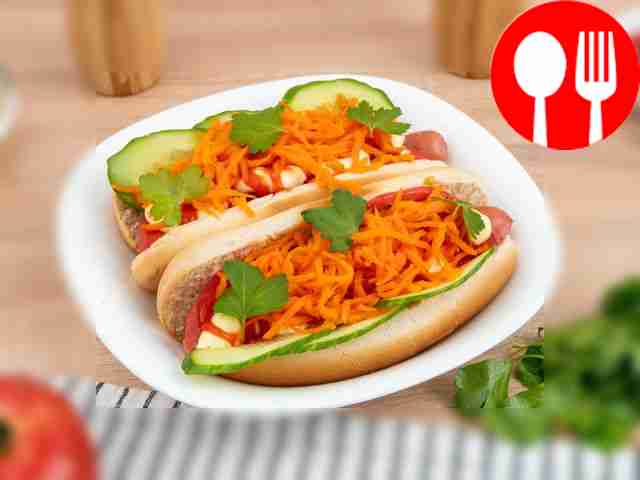 Hot dog in the microwave