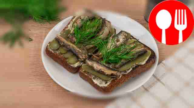 Toasts with sprats
