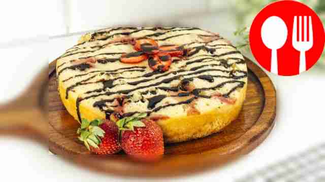 Пирог с клубникой в мультиварке