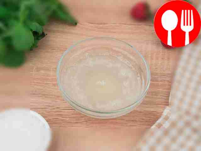 Разведите желатин согласно инструкциям на упаковке.