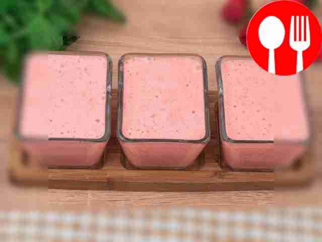 Затем осторожно вмешайте белковую массу в...