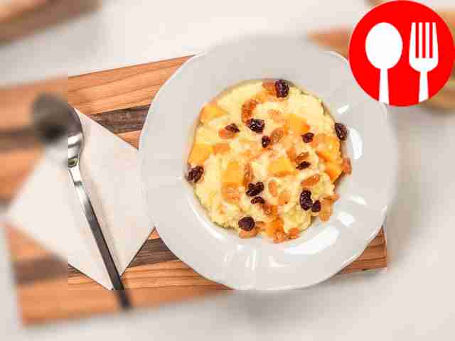 Подавайте кашу горячей и по желанию добавьте...