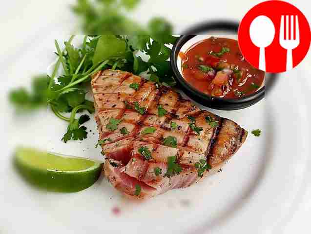 Тунец с острым соусом из помидоров