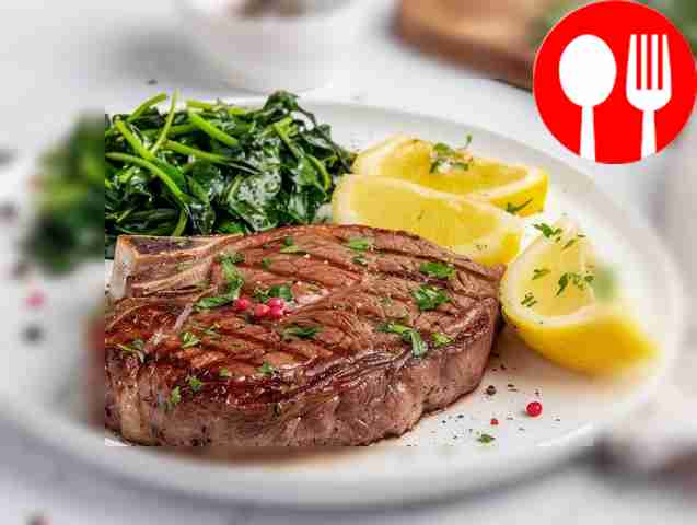 Стейк из говядины со сливочным шпинатом