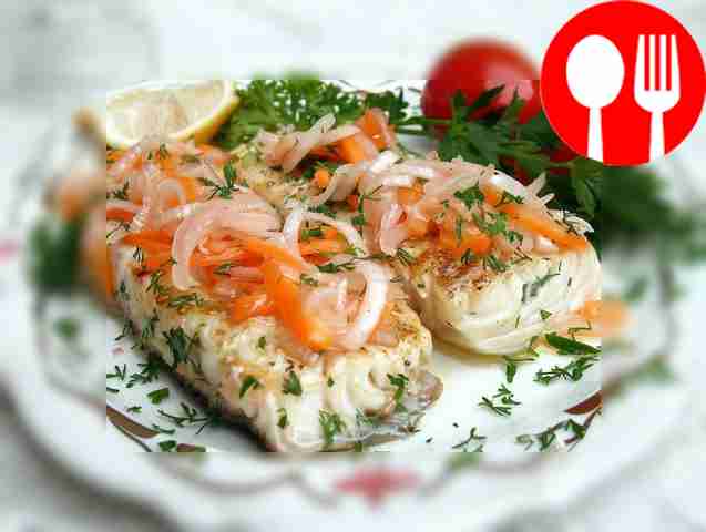 Стейк из минтая под морковно-луковой шубой