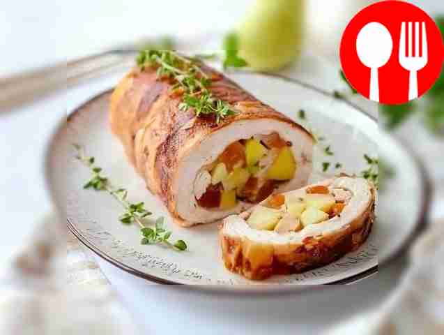 Праздничный рулет из курицы с фруктами