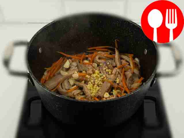 Add the meat to the vegetables, stir and...