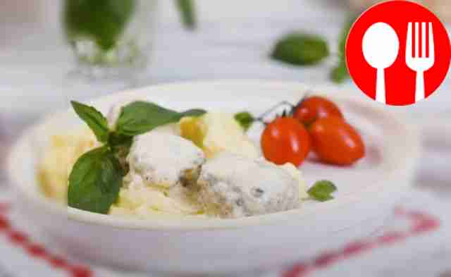 Meatballs with mashed potatoes