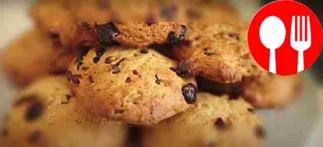 Cookies with cranberries and chocolate
