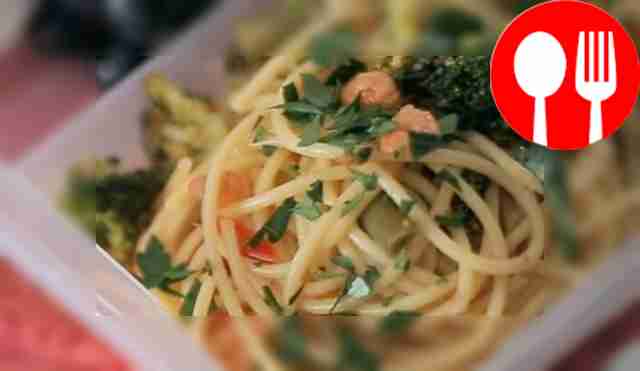 Pasta with shrimp and vegetables