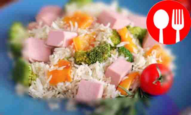 Rice with vegetables and sausage