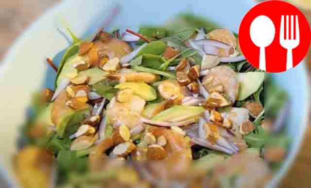 Salad with shrimp and avocado