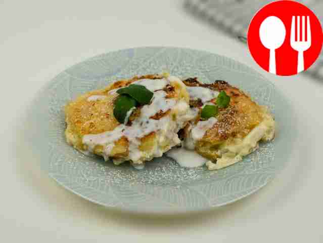 Cheesecakes with apples