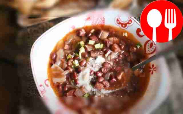 Суп с фасолью и копченым мясом