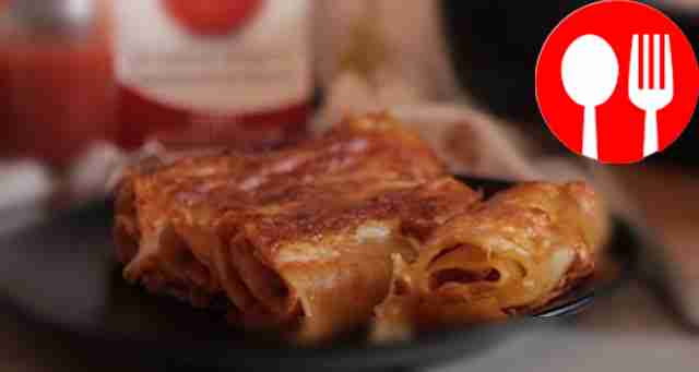 Lasagne rolls with mozzarella and tomatoes