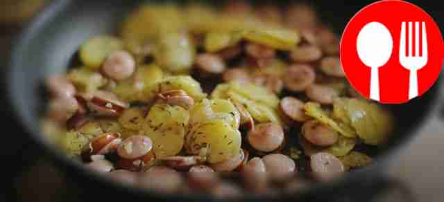 Картошка с сосисками по-домашнему