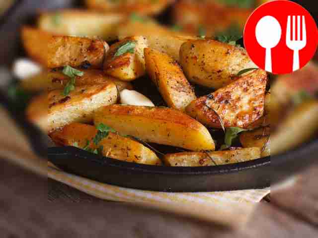 Potato wedges with garlic and herbs