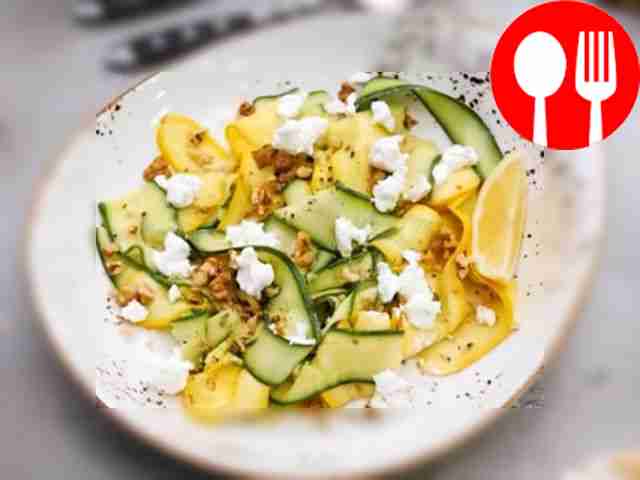 Summer salad with zucchini