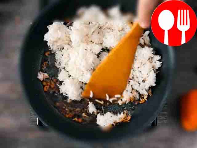 Разогрейте сковороду с растительным маслом,...