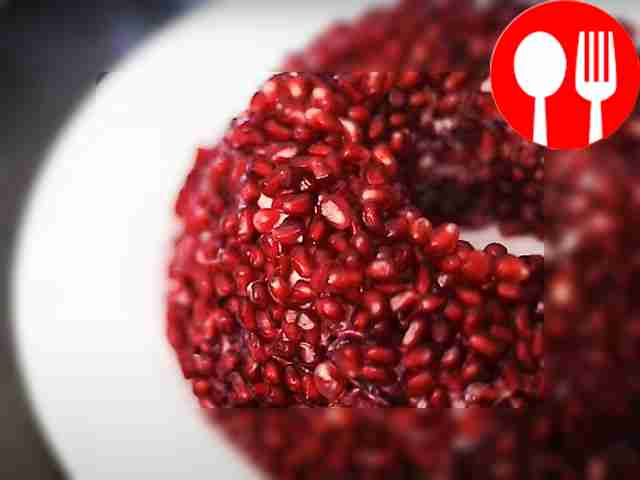 Salad “Pomegranate bracelet” with walnuts