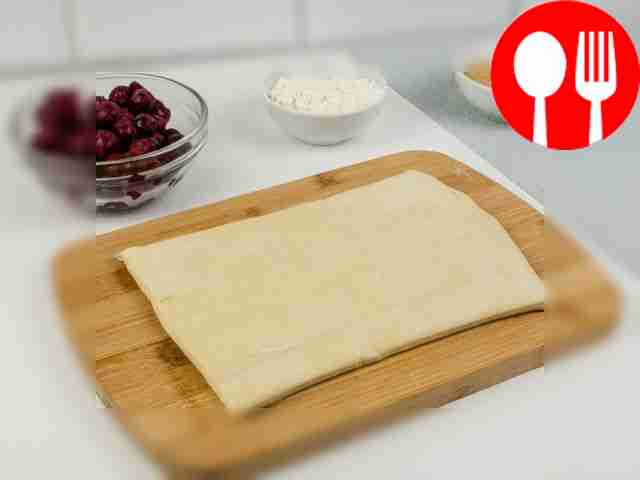 Preheat the oven to 180°C. Thaw the puff...