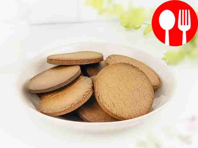 Gingerbread cookies are ready. Bon appetit!