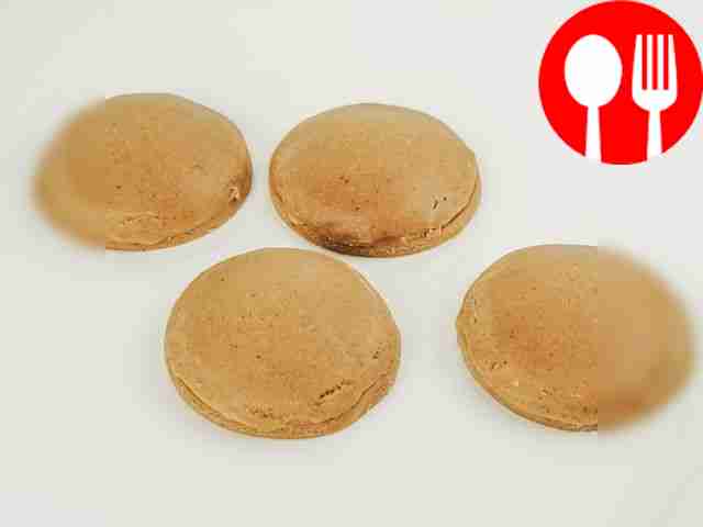 Закройте начинку оставшимися кружками теста....