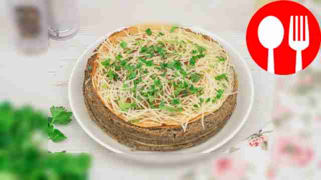 Блинный пирог с курицей