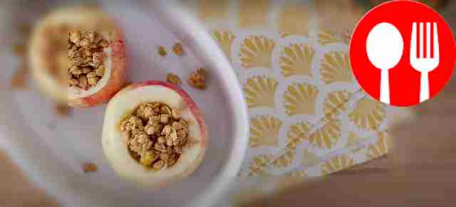 Яблоки с гранолой