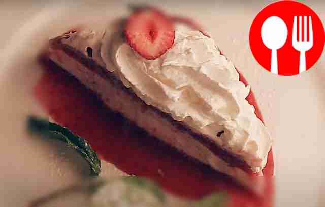 Ice cream cake with strawberries