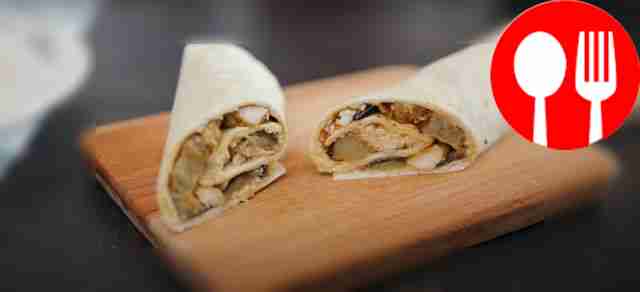 Roll with chicken and hummus