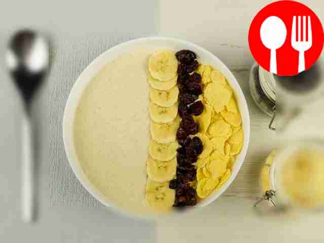 Smoothie bowl with banana