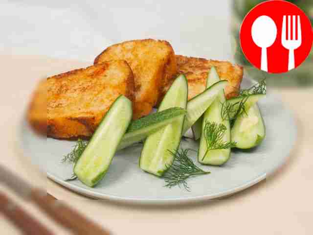 Малосольные огурцы в кастрюле